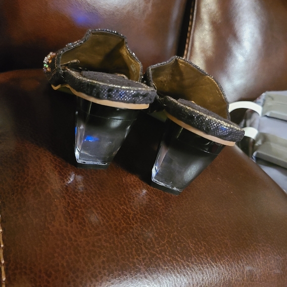 John Fashions - Picture 4 of 8